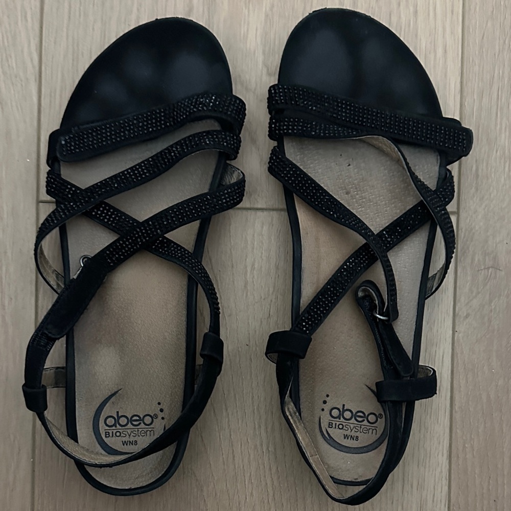 Abeo Women's Strappy Black Sandals